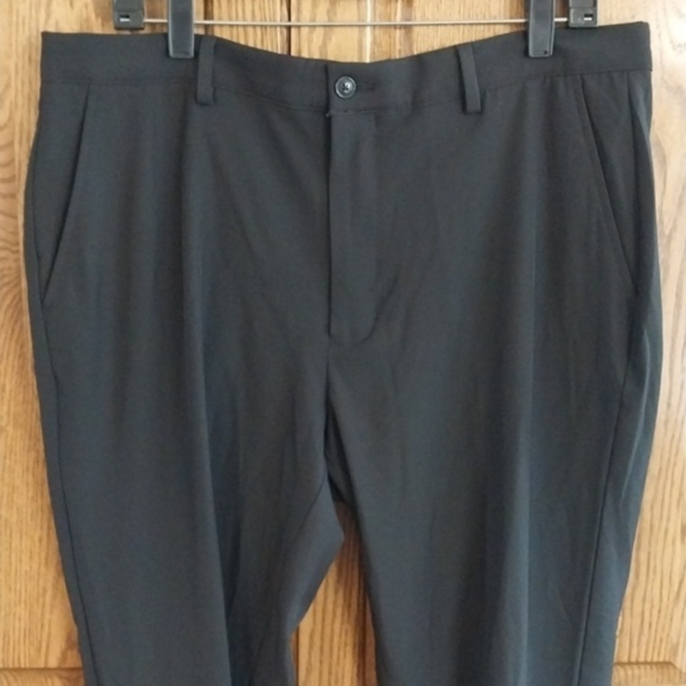 Greg Norman NWT Men's Performance Golf Pants 36x30 Black Flat‎ Front Pleated